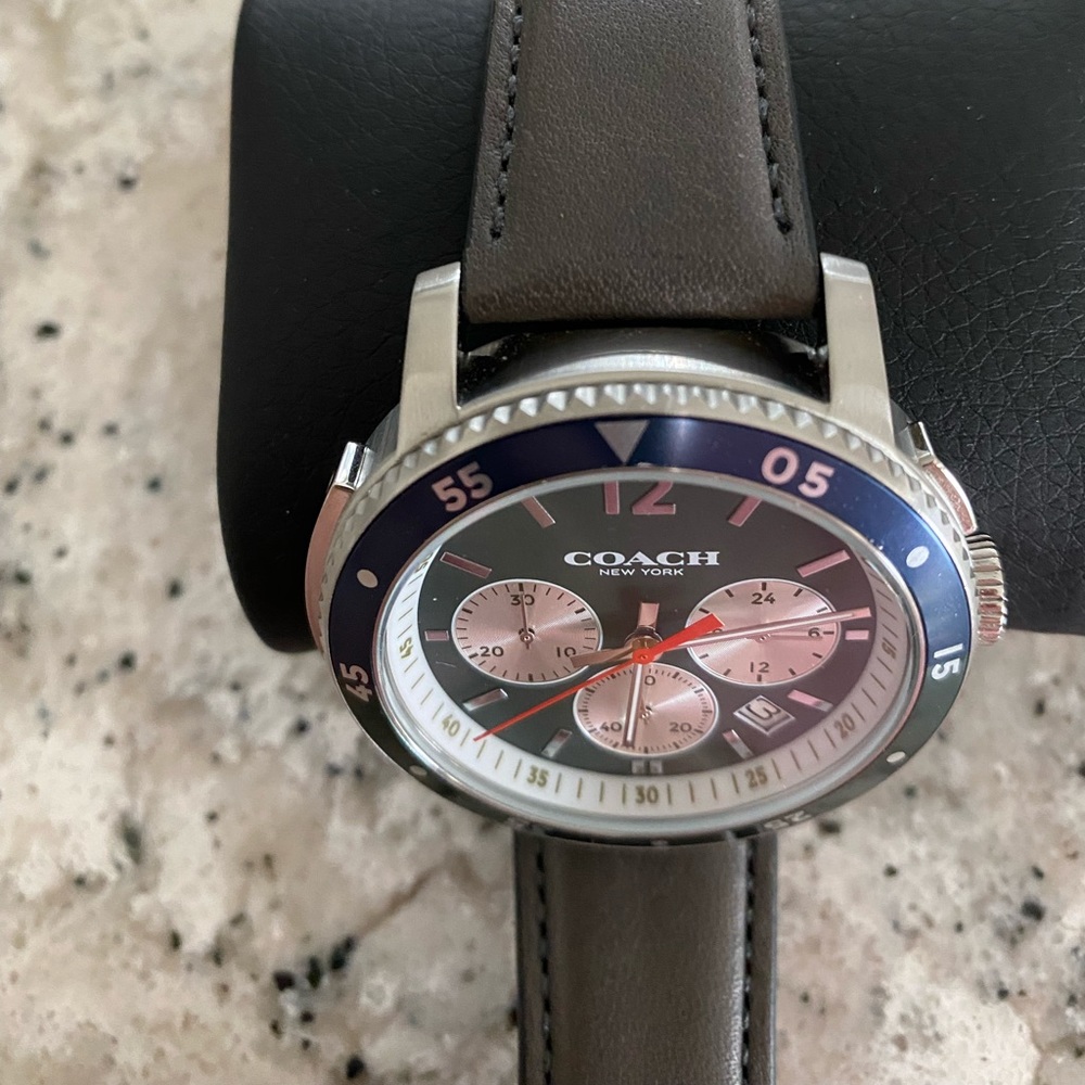 NWOT men’s (or women’s) Coach “Bleecker” Green Dial chronograph watch - Picture 6 of 13
